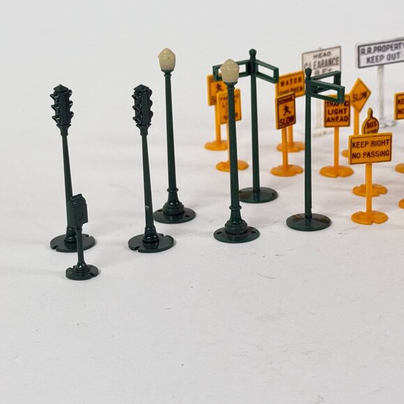 HO Scale Train Plastic Accessory Set 35+ Signs & Trees For Model Railroads - Picture 5 of 11